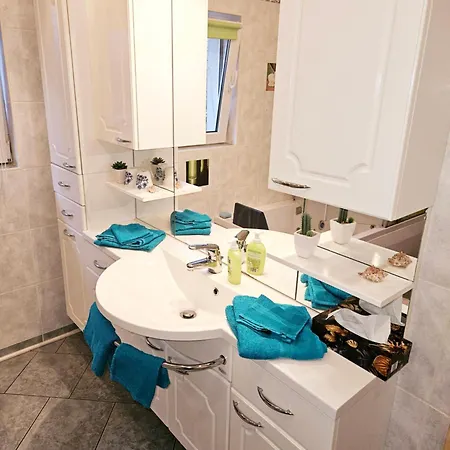 Апартаменты Landhauswohnung Am Thueringer - Fuehlen Zuhause Liebschuetz